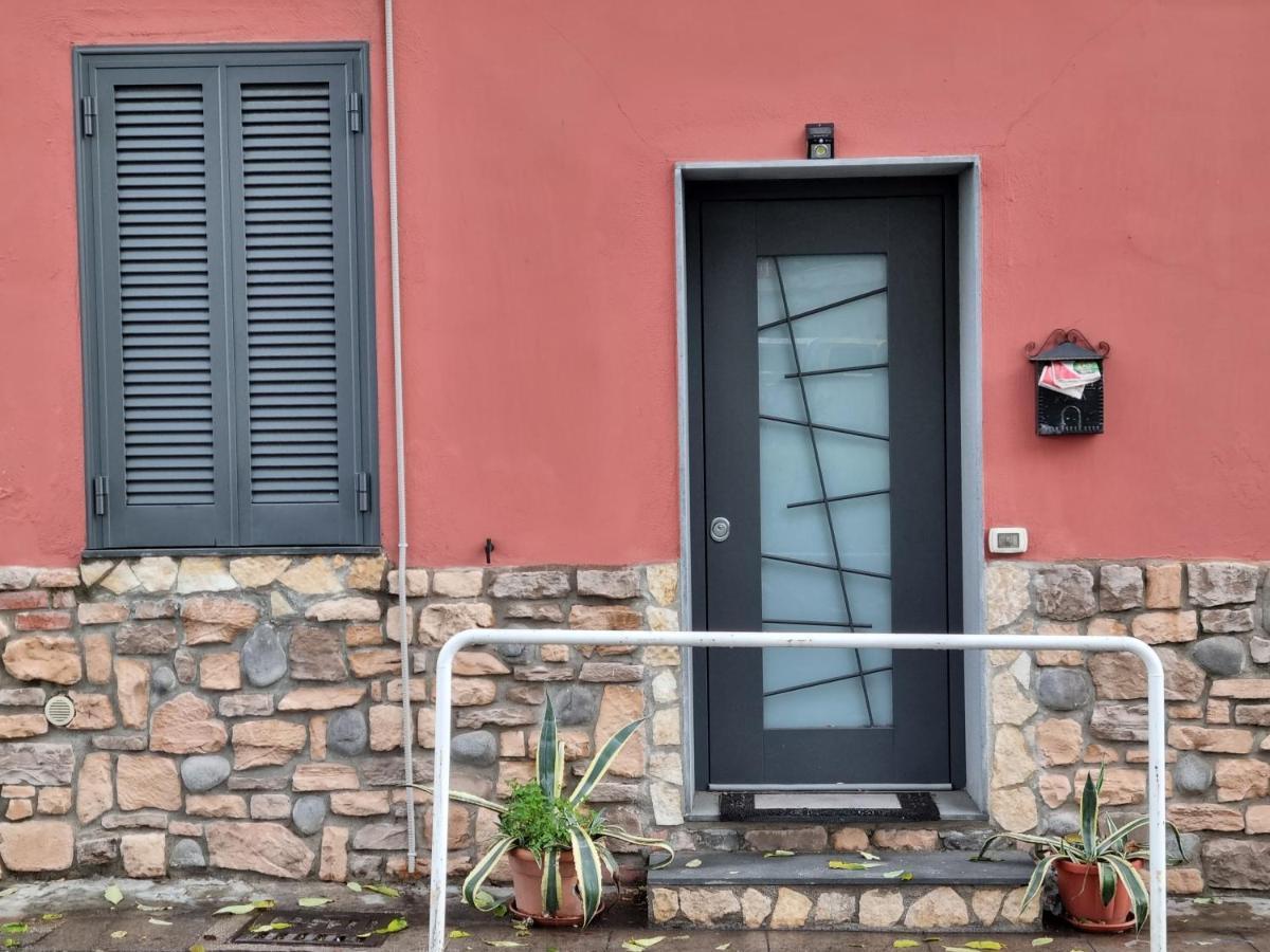La Tana Del Viaggiatore, Parcheggio Gratuito Naples Exterior photo